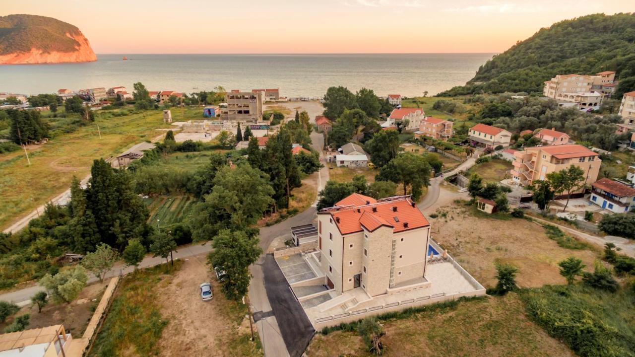 Luxury Apartments Queen Petrovac Exteriör bild